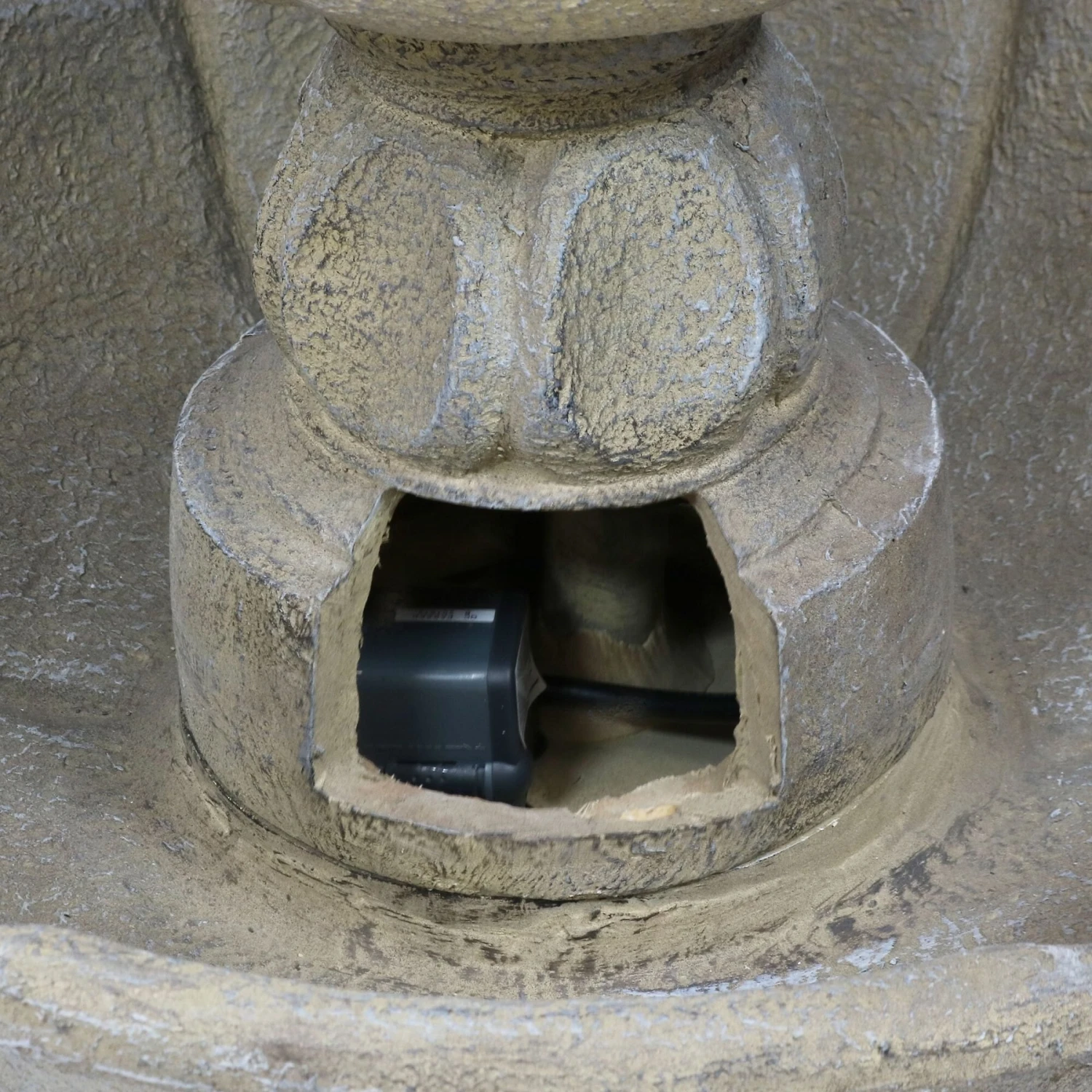 Sunnydaze Decor 3-Tier Birds-foot Delight Outdoor Water Fountain 6 Sunnydaze Decor 3-Tier Birds-foot Delight Outdoor Water Fountain - Image 4